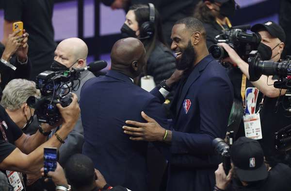 海伍德最新历史排名引热议：科比稳居前十但难比乔詹 三大传奇领跑榜单