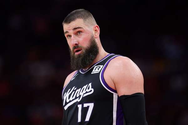 掘金强化中锋轮换阵容:瓦兰丘纳斯联手霍姆斯保驾约基奇