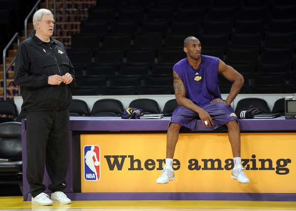 前队友揭秘：06年科比消极比赛背后暗藏战术抗议